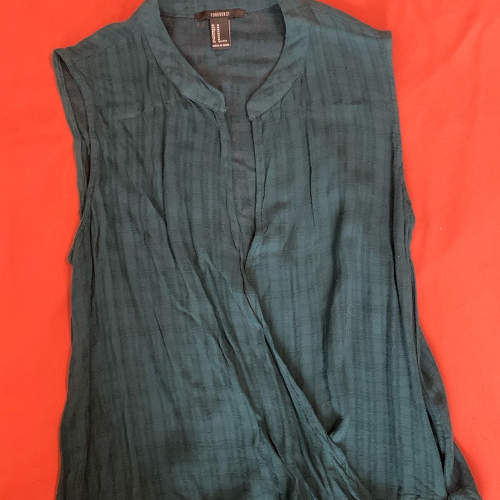Used. Green Blouse. Size Medium. Forever21.
